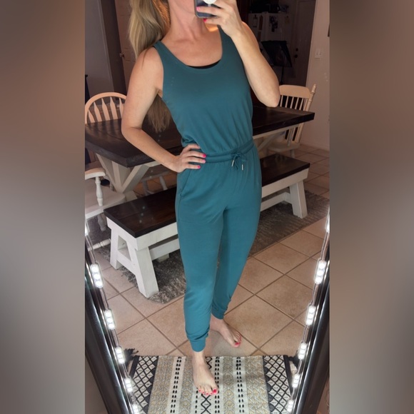 Athleta Women's Borealis Teal Green Sleeveless Comfy Jumpsuit - Picture 3 of 5